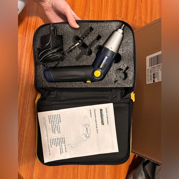 Electric rechargeable screwdriver - Picture 1 of 3